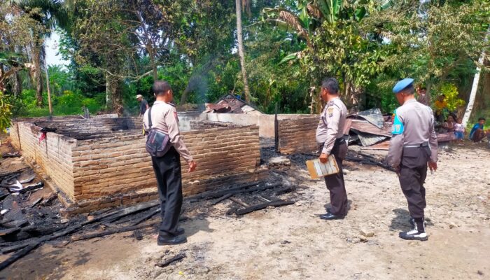 Polsek Perdagangan  Evakuasi Kebakaran di Bandar Masilam