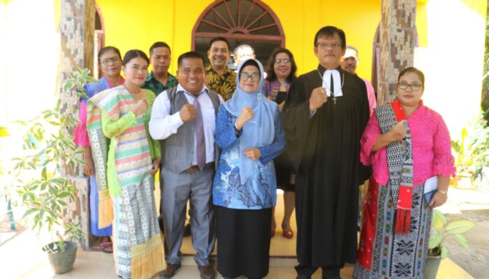 Wali Kota Peletakan batu pertama rumah dinas pendeta Gereja Mission Batak (GMB), di Jalan Parbebsi, Kelurahan Gurilla, Kecamatan Siantar Sitalasari