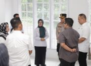 Wali Kota bersama Kapolres Pematangsiantar AKBP Yogen Heroes Baruno SH SIK meninjau kesiapan Ruangan Rehabilitasi Narkotika, Psikotropika, dan Zat Adiktif (Napza) di Rumah Sakit Umum Daerah 