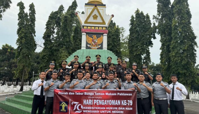 Pegawai Lapas Narkotika Kelas IIA Pematangsiantar Ziarah ke TMP