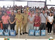 Bupati Simalungun Salurkan Bantuan Paket Sembako  Wapres RI Kepada Korban Banjir di Parapat