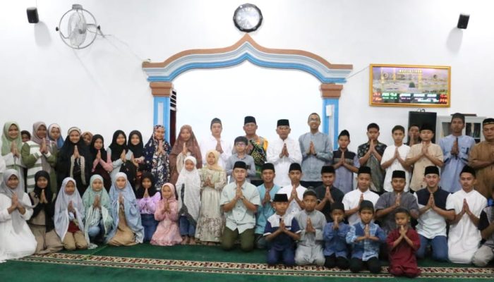 Di Hari Raya Idul Fitri 1446 H, Bupati Simalungun  Sholat Id di Masjid Ilham Sigundaba