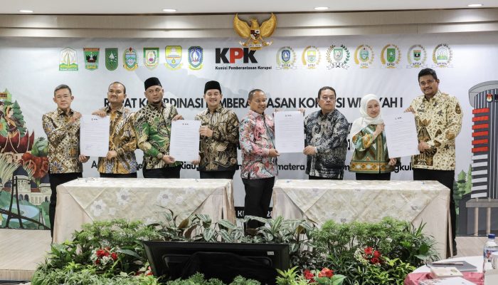 Wali Kota Pematangsiantar Wesly Silalahi  Rapat Koordinasi Gedung Merah Putih KPK RI