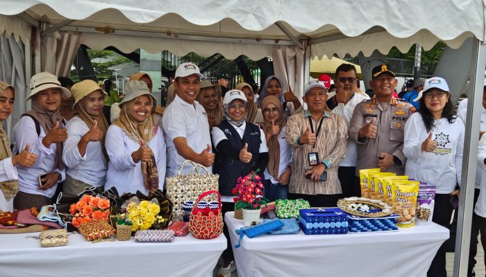 Polres Simalungun Memberi Keamanan Saat  Kunker Wamen Pariwisata Ni Luh Puspa di Pantai Bebas Parapat