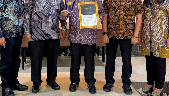 Wali Kota Pematangsiantar Wesly Silalahi  Menerima Penghargaan  SETARA Institute  Peluncuran Indeks Kota Toleran  