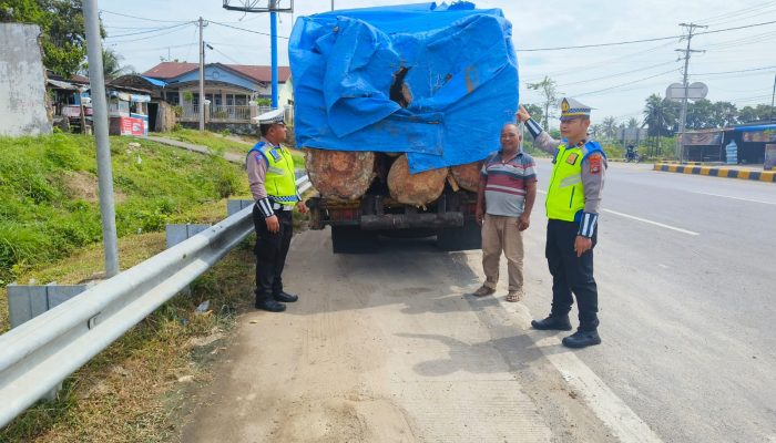 Satlantas Polres Simalungun Gelar Edukasi ke Pengemudi, Tertibkan Kendaraan ODOL