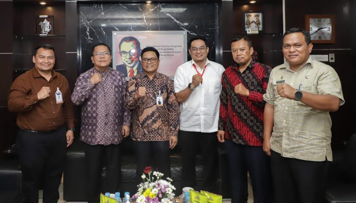 Wali Kota Pematangsiantar Wesly Silalahi  Dengan  Kepala Bank Sumut Cabang Pematangsiantar Suhardi Sembiring Bertemu Direktur Utama  PT Bank Sumut 