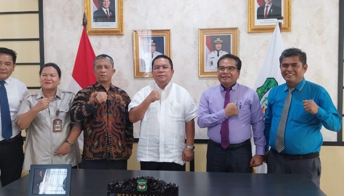 Wali Kota Pematangsiantar Wesly Silalahi  Terima kunjungan Ephorus HKI Pdt Firman Sibarani MTh 