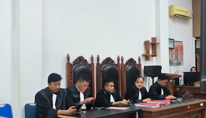 Sidang Perdana Kasus Kekerasan Seksual dan Perdagangan Anak: Mantan Kapolres Ngada dan Mahasiswi Jadi Terdakwa