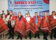 Wali Kota Pematangsiantar Wesly Silalahi  Membuka   Mubes XXIX GPDI Tahun 2025
