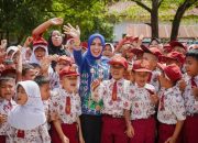 Bupati Labuhanbatu Ajak Orang Tua Dampingi Anak di Hari Pertama Sekolah, Tekankan Peran Ayah dan Ibu dalam MPLS yang Ramah