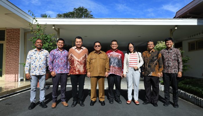 Wali Kota Pematangsiantar Wesly Silalahi  Menerima  Kunjungan Sekretaris Jenderal United Evangelical Mission 