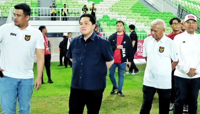 Bupati Simalungun Saksikan Pertandingan Perdana Timnas U-17 vs Tajikistan di Stadion Utama Sumut