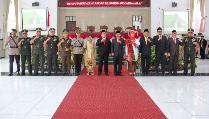 Wali Kota Pematangsiantar Hadiri Rapat Paripurna DPRD, Dengarkan Pidato Kenegaraan Presiden pada HUT ke-80 RI
