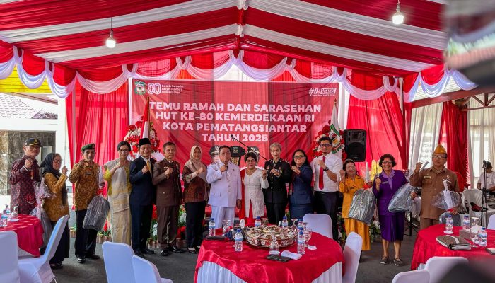 Wali Kota Pematangsiantar Wesly Silalahi Gelar Temu Ramah dengan Veteran dan Paskibraka 2025