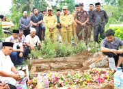 Bupati Simalungun Anton Achmad Saragih Sampaikan Belasungkawa atas Wafatnya Mertua Ketua DPRD Simalungun