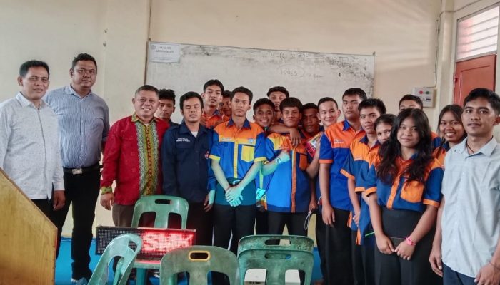 Dosen ISTP Gelar Pelatihan Perakitan Running Teks di SMKS Santo Paulus Medan