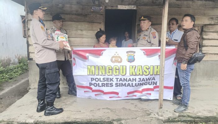 Polsek Tanah Jawa Hadirkan Kepedulian Sosial, Warga Kurang Mampu Terima Bantuan Sembako