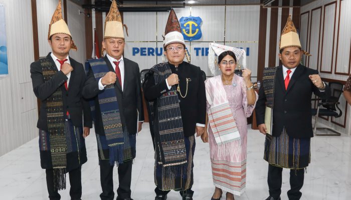 Wali Kota Pematangsiantar Lantik Dewan Pengawas Perumda Air Minum Tirta Uli 2025–2029