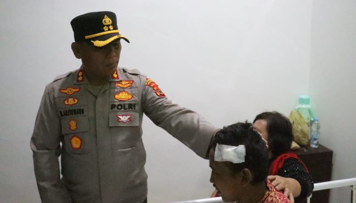 Kapolres Simalungun Besuk Korban Konflik PT TPL