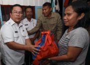 Wali Kota Pematangsiantar Serahkan Bantuan kepada Korban Puting Beliung