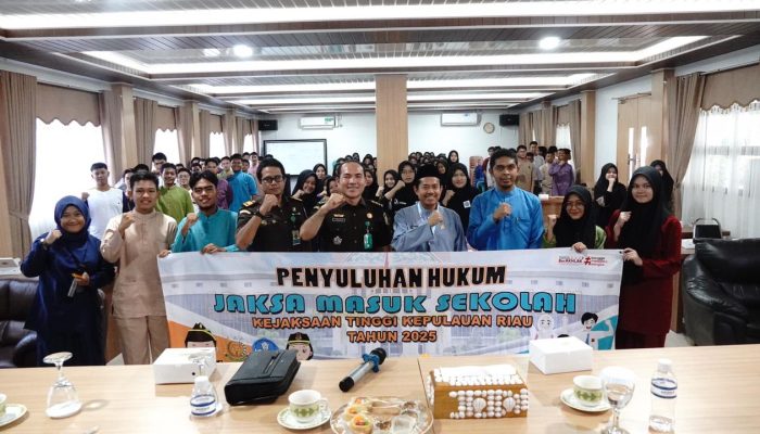 Bangun Kesadaran Hukum Siswa, Kejati Kepri Hadirkan Program Jaksa Masuk Sekolah di MAN 1 Batam