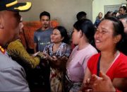 Ibu-Ibu Lamtoras Menangis Haru, Kapolres Simalungun Sampaikan Pesan Kemanusiaan di Sihaporas