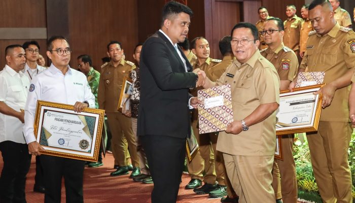 Berobat Gratis di Sumut Resmi Berlaku, Wesly Silalahi Terima Penghargaan UHC dan DBH