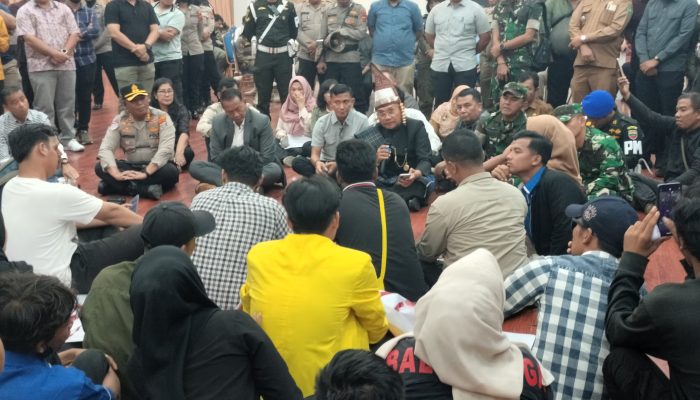 Bupati Simalungun Duduk Bersama Mahasiswa Bahas Tuntutan 