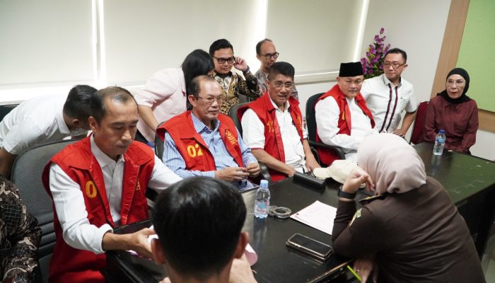 Kejati Sumsel Serahkan Tersangka dan Barang Bukti Korupsi Pasar Cinde Palembang ke JPU