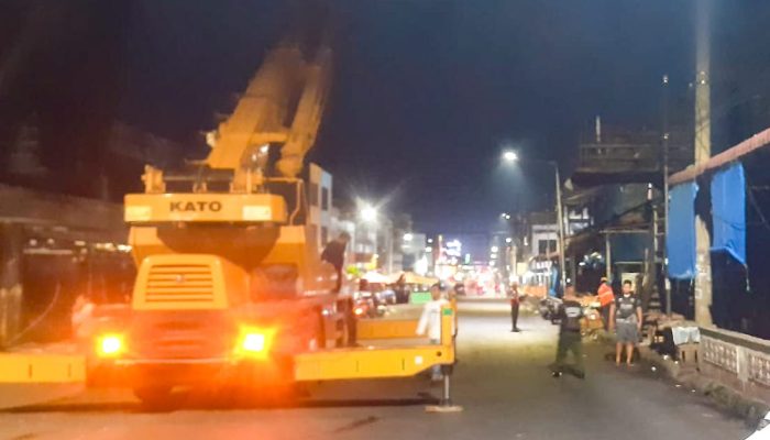 Jembatan Penghubung Gedung III dan IV Pasar Horas Dibongkar