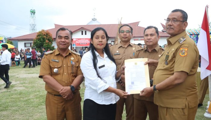 Bupati Vickner Sinaga Serahkan 346 SK PPPK, Dorong ASN Dairi Layani Masyarakat dengan Hati