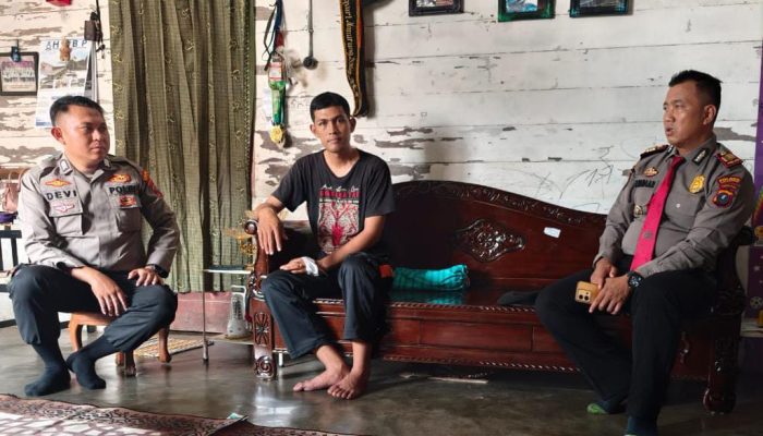 Peduli Anggota, Kasat PamObvit Jenguk Aiptu Roland Manik