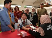 Wapres Gibran Tinjau Program Cek Kesehatan Gratis di SMAK Penabur 