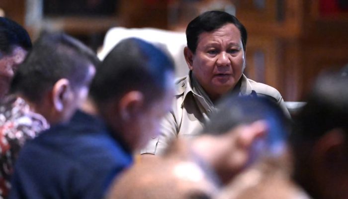 Prabowo Pimpin Rapat Kabinet di Hambalang, Fokus Berantas Tambang dan Hutan Ilegal
