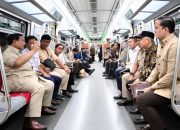 Presiden Prabowo Naik KRL, Tinjau Pelayanan Publik dari Manggarai ke Tanah Abang