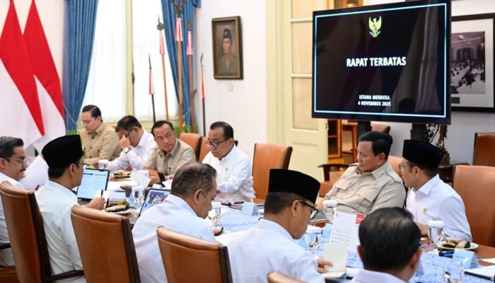 Presiden Prabowo Bahas Strategi Penguatan Pemberdayaan Masyarakat di Istana