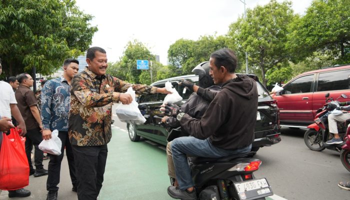 Ditjenpas Bagikan 1.000 Paket Makanan Gratis di Jumat Berkah