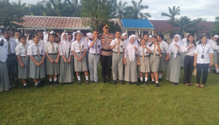 Kapolsek Tanah Jawa Sosialisasikan Anti-Bullying ke Pelajar