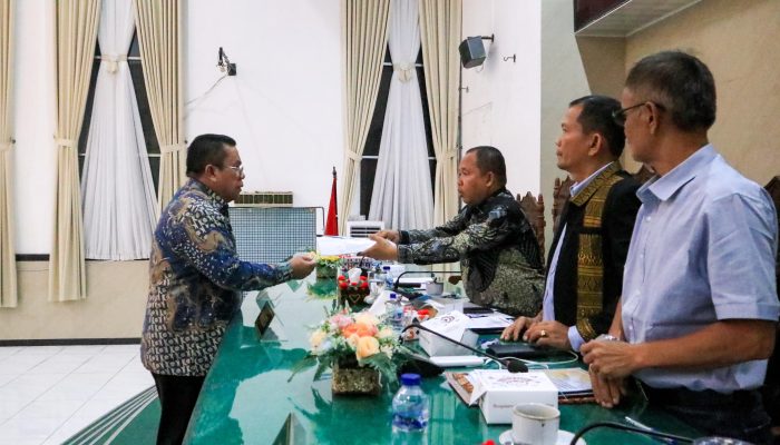 Paripurna Setujui APBD 2026, Wali Kota Wesly Sampaikan Pendapat Akhir