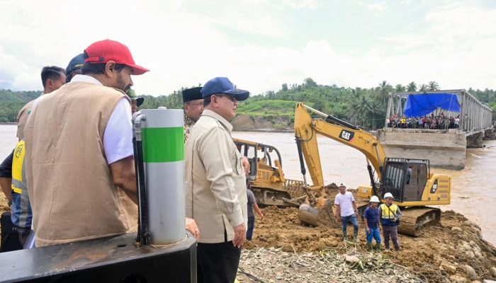 Presiden Prabowo Tinjau Pengerjaan Jembatan Bailey Teupin Mane untuk Percepatan Pemulihan Akses di Bireuen