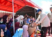 Presiden Prabowo Sapa Anak- anak dan Warga,  Saat Tinjau Posko Pengungsian Banjir di Aceh Tenggara