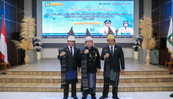 Wali Kota Siantar Lantik Sekda dan Kadis Damkar Baru