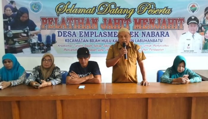 Pemerintah Desa Emplasmen Aek Nabara Gelar Pelatihan Menjahit