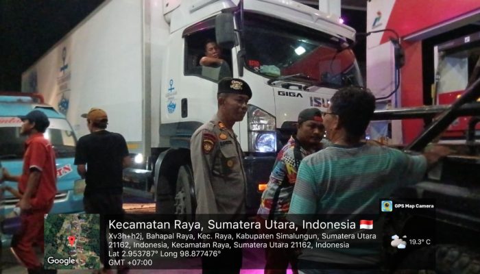 Samapta Polres Simalungun Gerak Cepat Atasi Antrean BBM Mengular di SPBU Raya