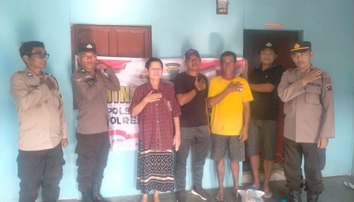 Minggu Kasih, Polsek Tanah Jawa Salurkan Sembako ke Warga Balimbingan