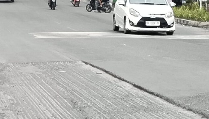 Rehab Jalan Sisingamangaraja Sidikalang Makan Korban
