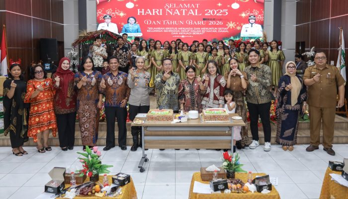 Wali Kota Wesly Hadiri Perayaan Natal PKK Pematangsiantar