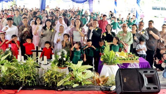 Hadiri Natal PARSSI, Bupati Simalungun Ajak Anak Panti Tetap Bersabar dan Semangat Meraih Cita-cita