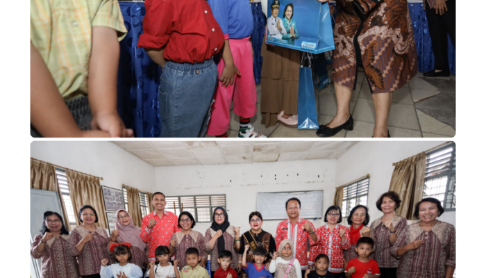 Ketua TP PKK Pematangsiantar Serahkan Seragam PAUD SAB